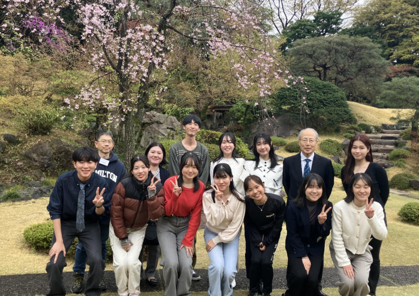 新奨学生で祝う「さくらの会」